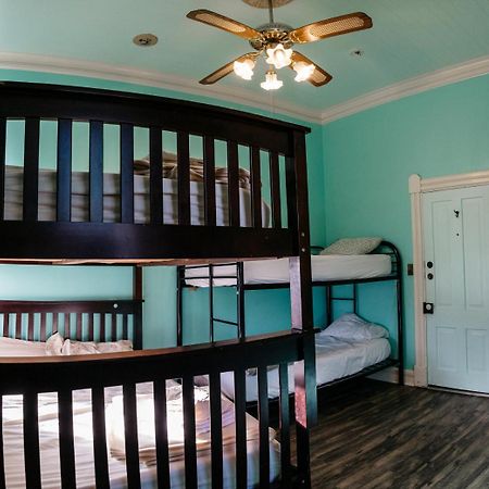 The Hostel California Bishop Εξωτερικό φωτογραφία